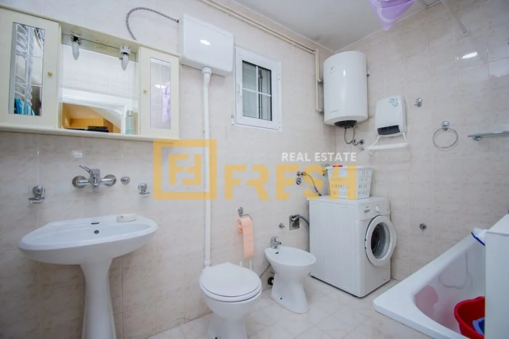 Rent, house, 140m², Dahna, Podgorica