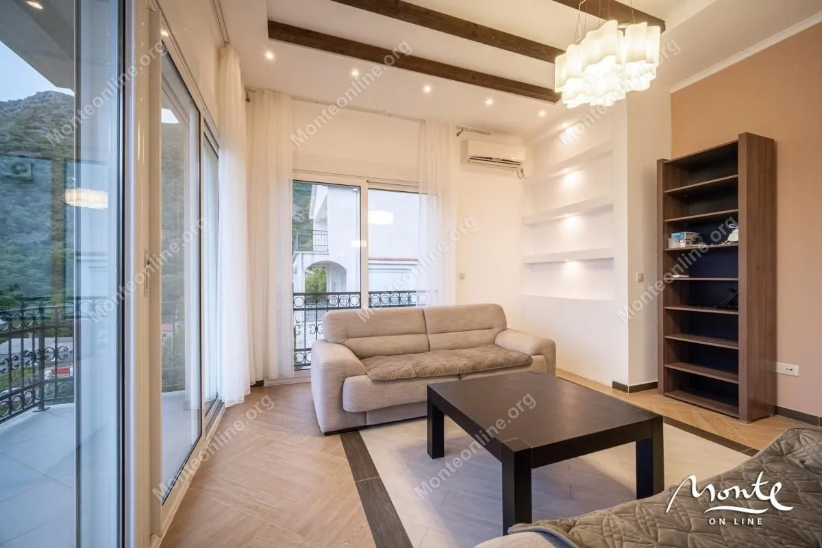Sale, house, 103m², Risan, Kotor