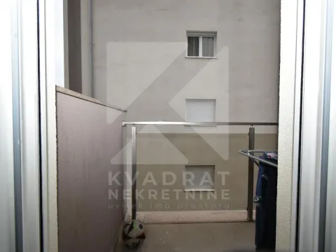 Rent, three bedroom apartment, 95m², Blok 9, Podgorica - image 14