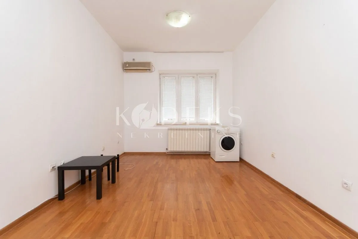 Rent, office space, 62m², Centar, Podgorica