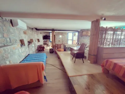 Izdavanje, kuća, 100m², Radovići, Tivat - image 3