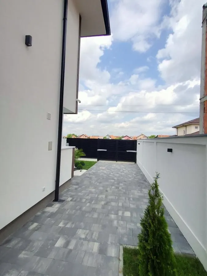 Prodaja, kuća, 200m², Veternik, Novi Sad Sve Podlokacije