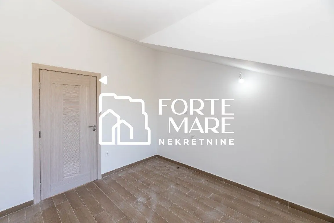 Prodaja, dvosoban stan, 74m², Đenovići, Herceg Novi