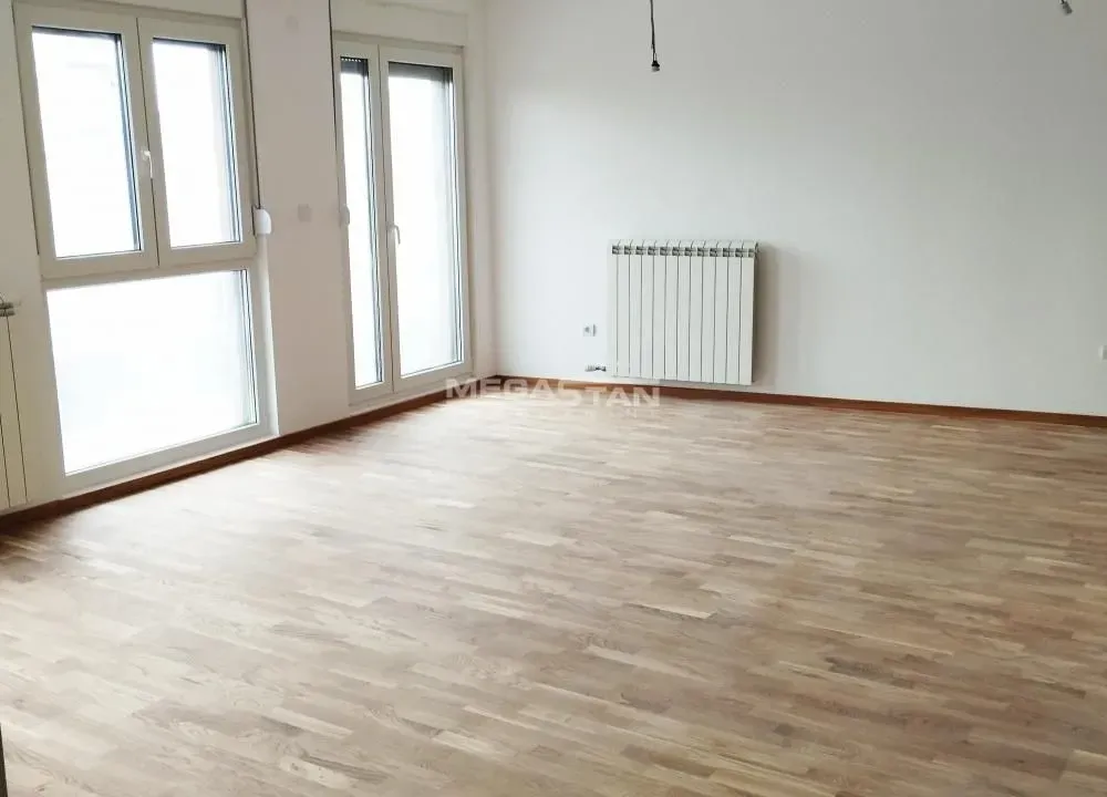 Prodaja, četvorosoban stan, 76m², Pančevo, Srbija