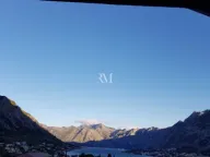 Rent, house, 200m², Škaljari, Kotor - image 2