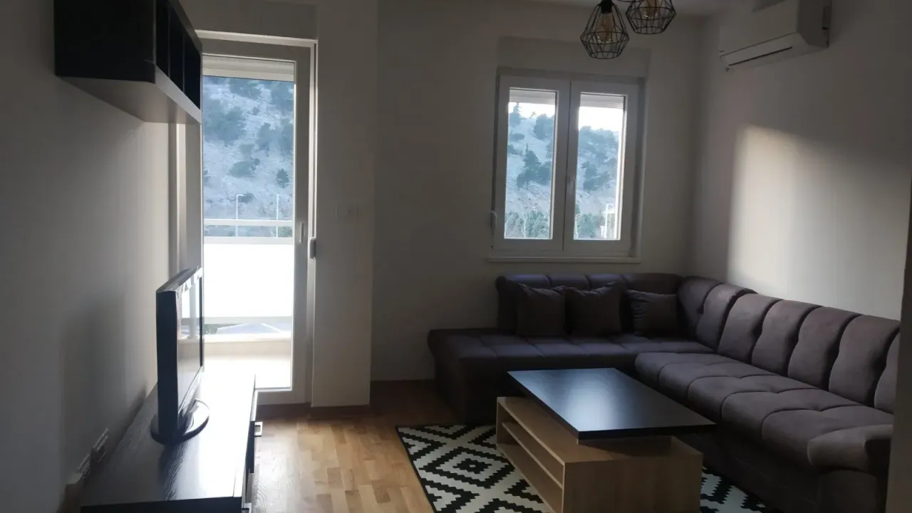 Izdavanje, jednosoban stan, 45m², City Kej, Podgorica