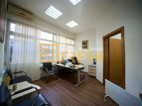 Prodaja, poslovni prostor, 135m², Gintaš, Podgorica - image 22