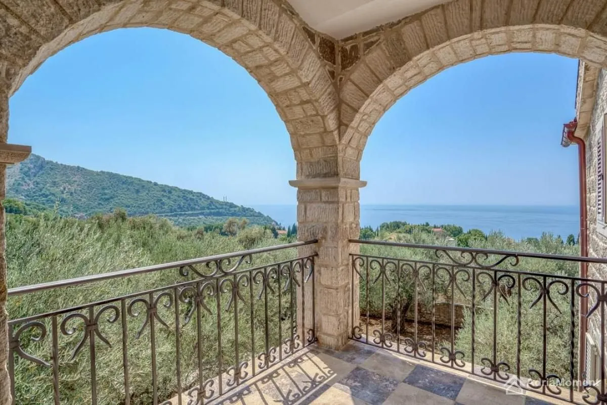 Sale, house, 500m², Reževići, Budva