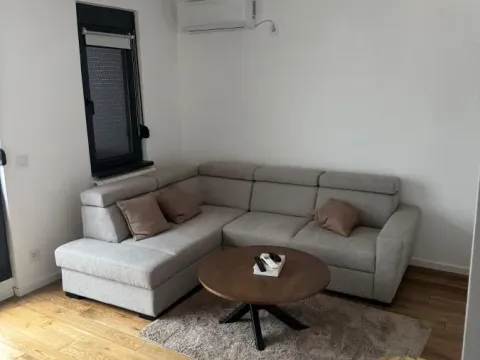 Izdavanje, četvorosoban stan, 75m², Autokomanda, Voždovac Sve Podlokacije - image 2