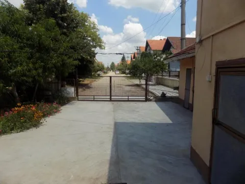 Sale, house, 105m², Ćuprija, Srbija - image 16