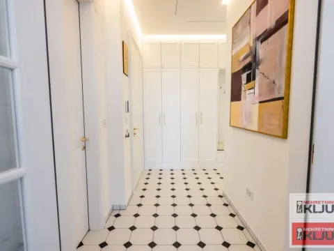 Izdavanje, četvorosoban stan, 135m², Tatarsko brdo, Petrovaradin - image 4