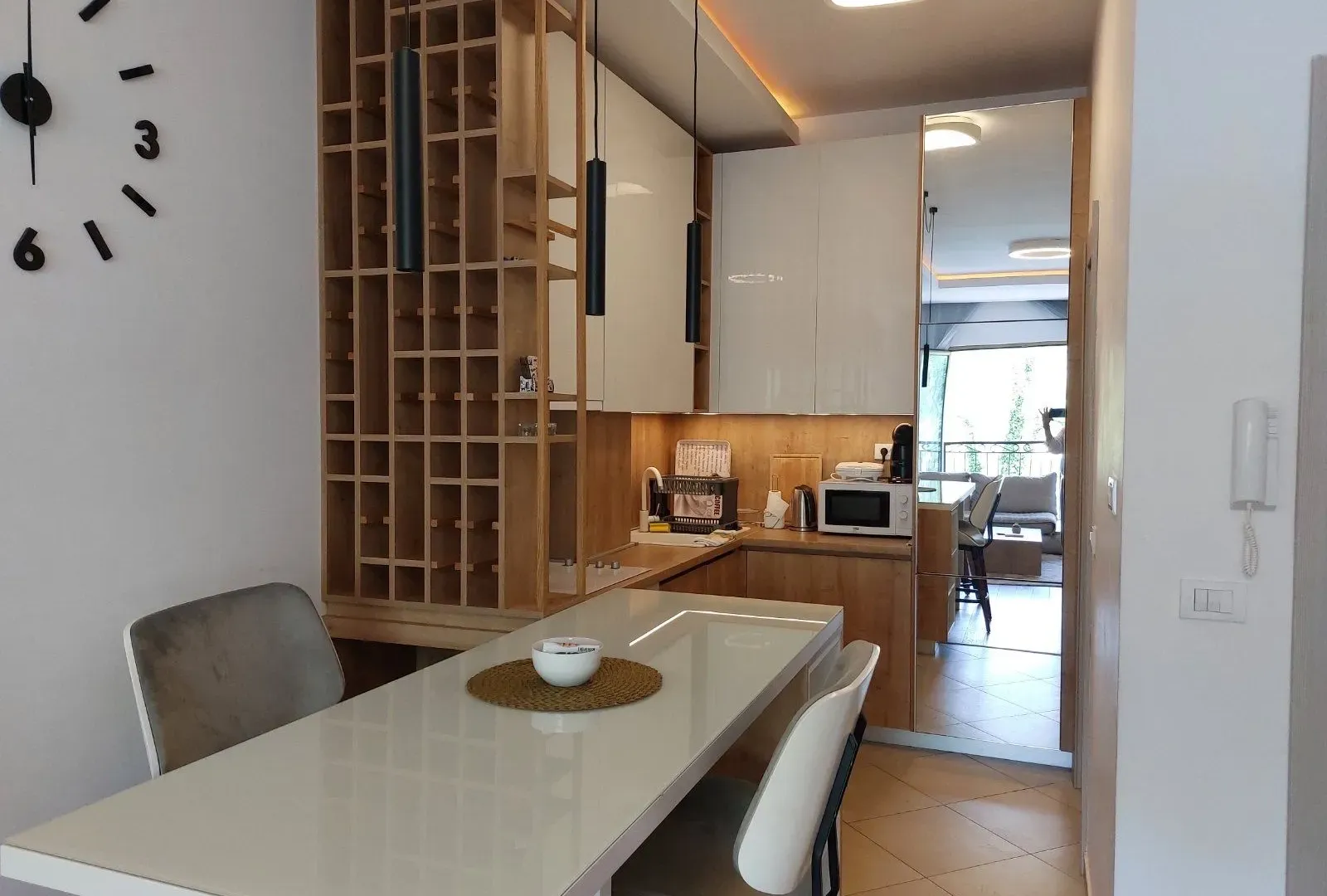 Rent, one bedroom apartment, 57m², Dobrota, Kotor