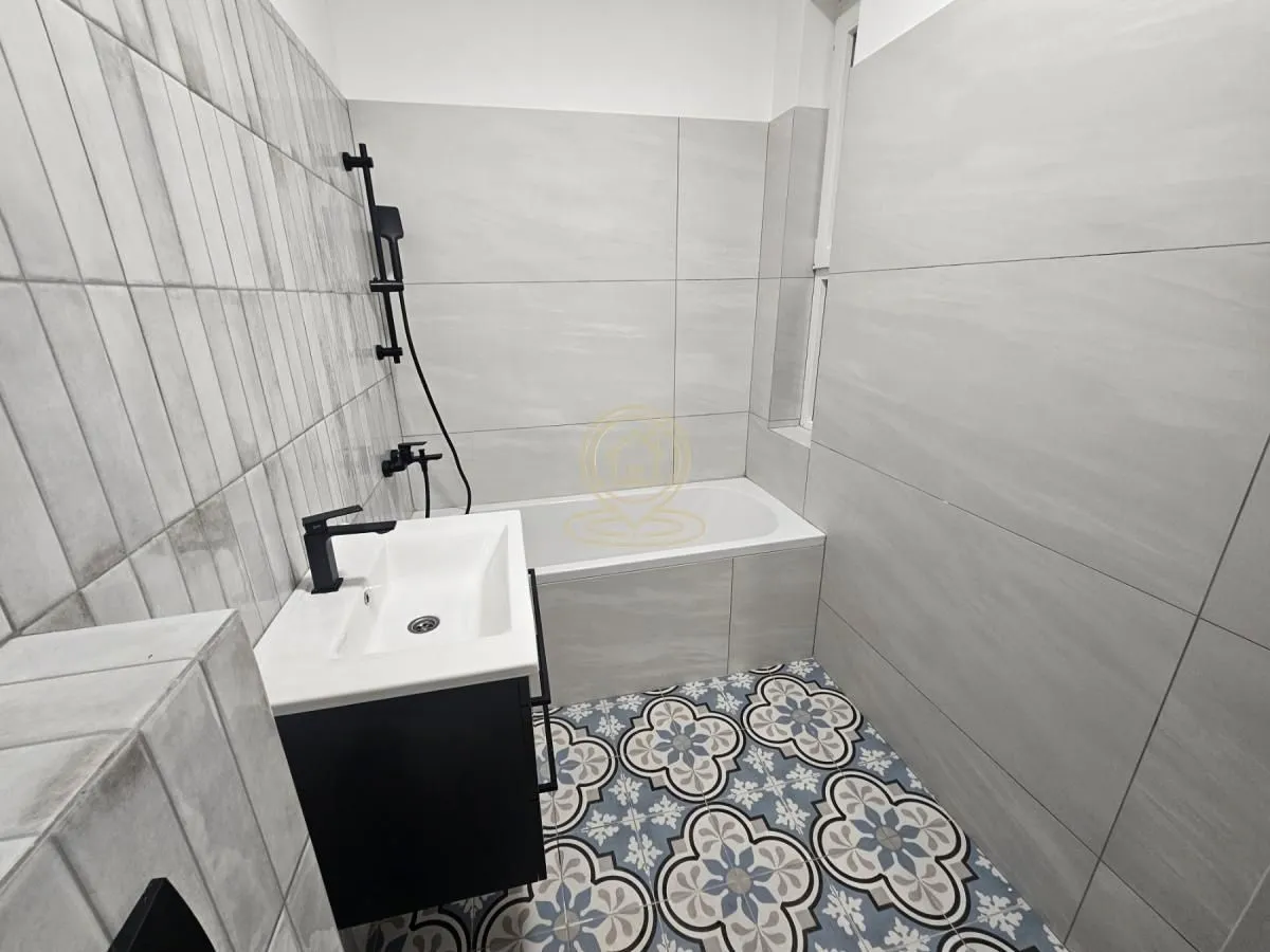 Prodaja, trosoban stan, 85m², Stari grad, Novi Sad