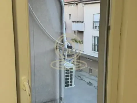 Izdavanje, poslovni prostor, 80m², Zemun Sve Podlokacije, Beograd - image 12