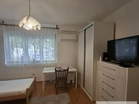 Izdavanje, jednosoban stan, 30m², Stari Grad, Beograd - image 2