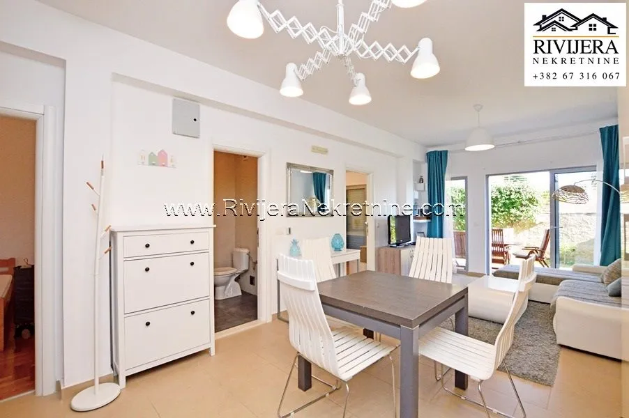 Prodaja, dvosoban stan, 73m², Đenovići, Herceg Novi