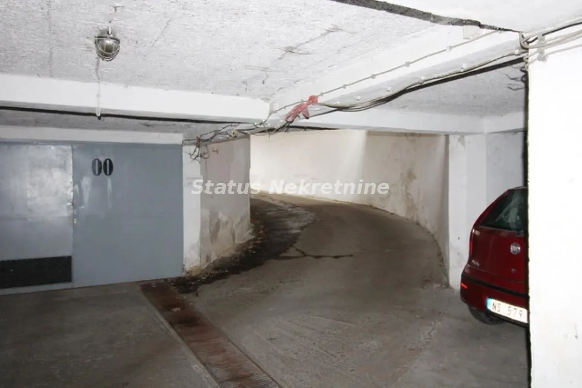 Sale, parking/garage, 18m², Grbavica, Novi Sad Sve Podlokacije