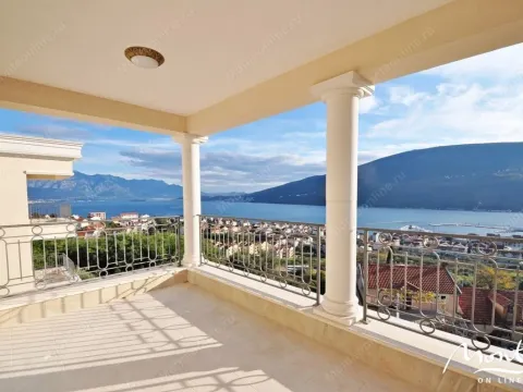 Sale, three bedroom apartment, 141m², Herceg Novi, Crna Gora - image 1