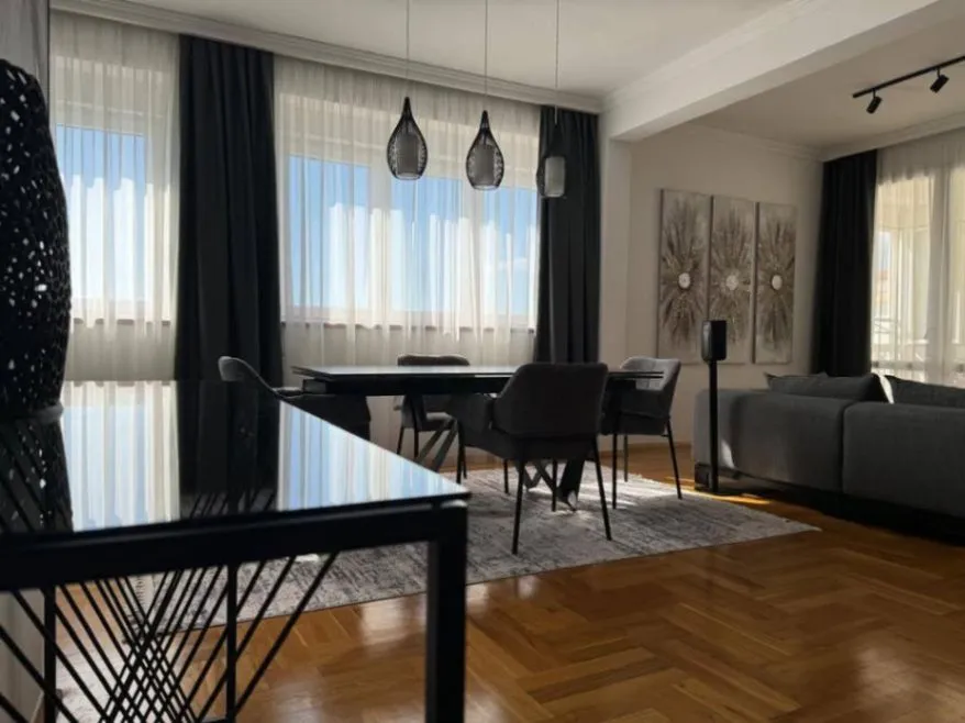Prodaja, dvosoban stan, 107m², Centar, Bar