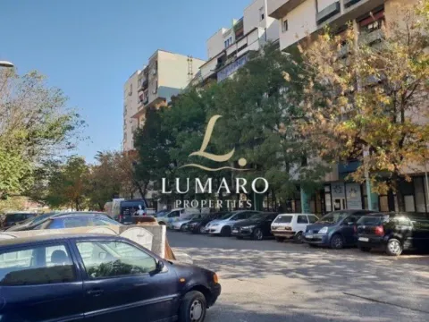 Prodaja, poslovni prostor, 327m², Blok 5, Podgorica