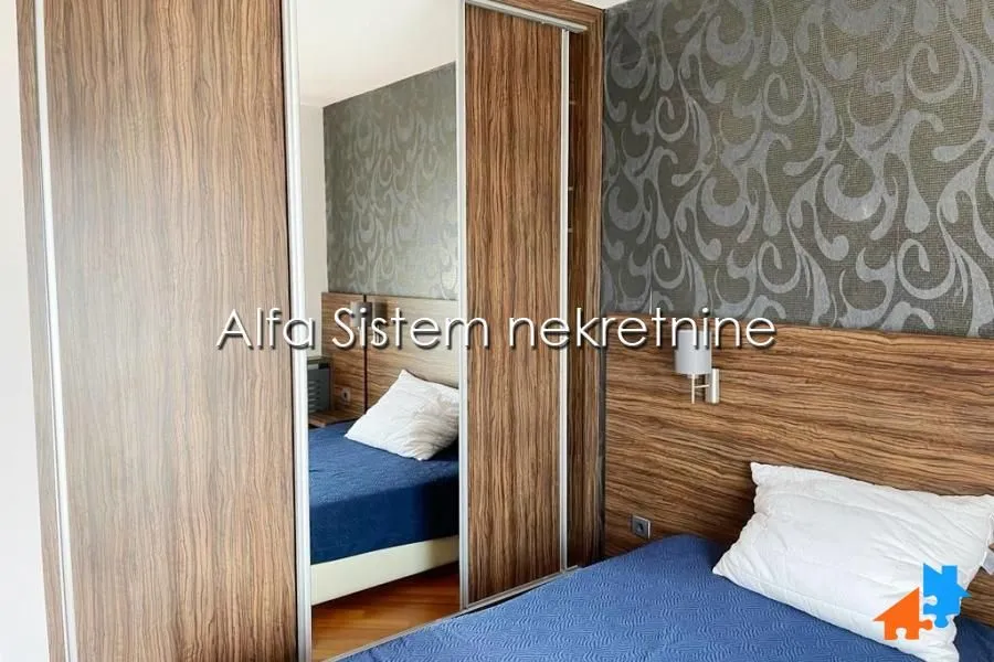 Izdavanje, četvorosoban stan, 118m², Vračar Hram, Vračar Sve Podlokacije
