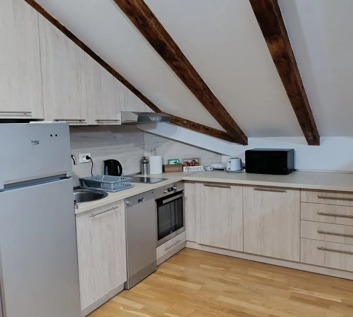 Rent, two bedroom apartment, 88m², Kalimanj, Tivat