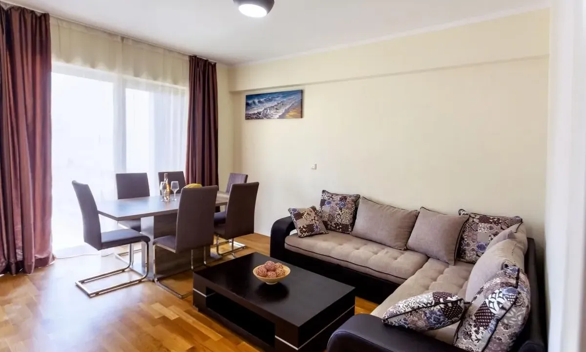 Prodaja, dvosoban stan, 81m², Budva, Crna Gora