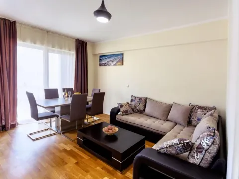 Prodaja, dvosoban stan, 81m², Budva, Crna Gora