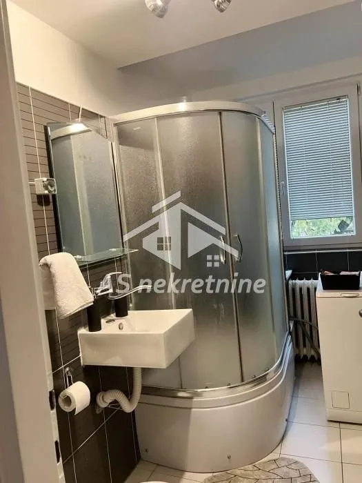 Rent, two bedroom apartment, 54m², Kalenić Pijaca, Vračar Sve Podlokacije