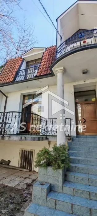 Izdavanje, kuća, 500m², Profesorska Kolonija, Palilula Sve Podlokacije