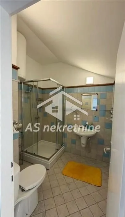 Rent, apartment, 210m², Čukarica, Beograd