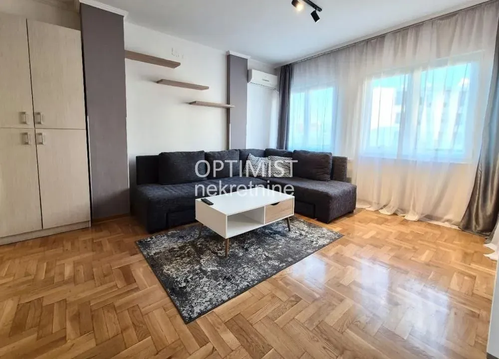 Izdavanje, dvosoban stan, 45m², Stari Grad, Beograd