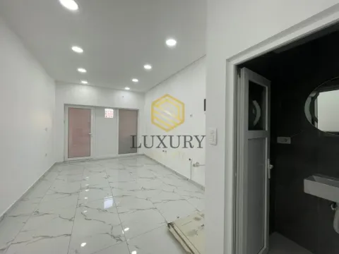 Izdavanje, poslovni prostor, 95m², Stari Aerodrom, Podgorica - image 3