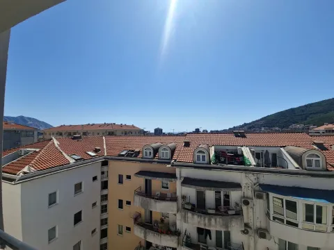 Izdavanje, jednosoban stan, 42m², Budva, Crna Gora - image 9