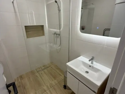 Izdavanje, stan, 55m², Gradiošnica, Tivat - image 8