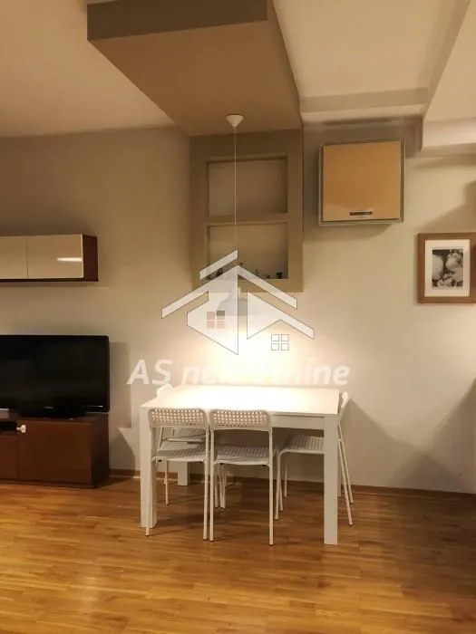 Izdavanje, dvosoban stan, 50m², Kalenić Pijaca, Vračar Sve Podlokacije