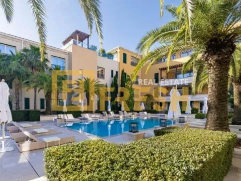 Prodaja, jednosoban stan, 90m², Herceg Novi, Crna Gora - image 1