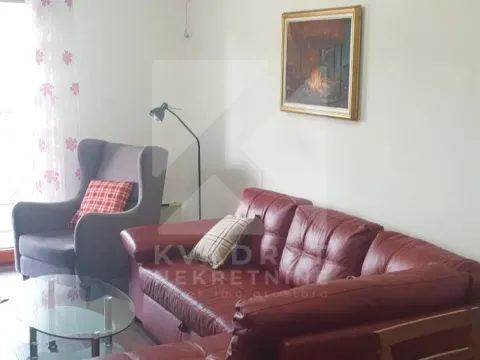 Izdavanje, jednosoban stan, 54m2, Stara Varoš, Podgorica Izdavanje, jednosoban stan, 54m2, Stara Varoš, Podgorica