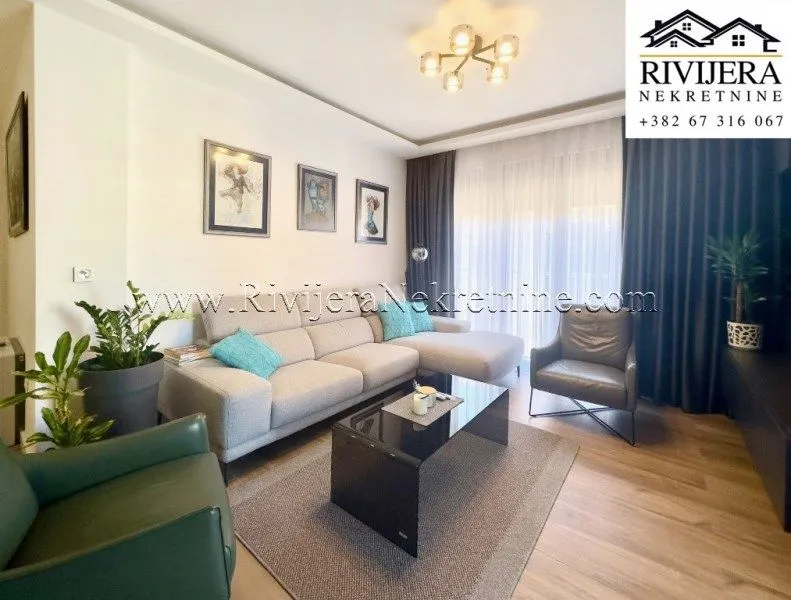 Prodaja, trosoban stan, 98m², Dobrota, Kotor