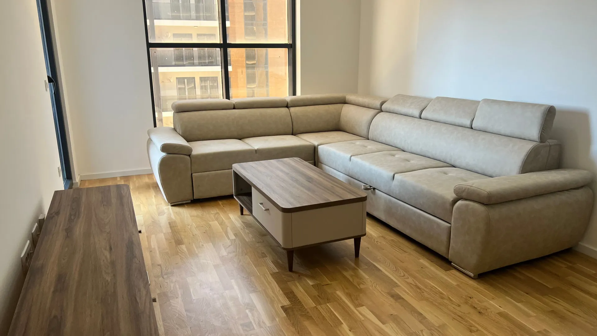 Izdavanje, dvosoban stan, 64m², Stari Aerodrom, Podgorica