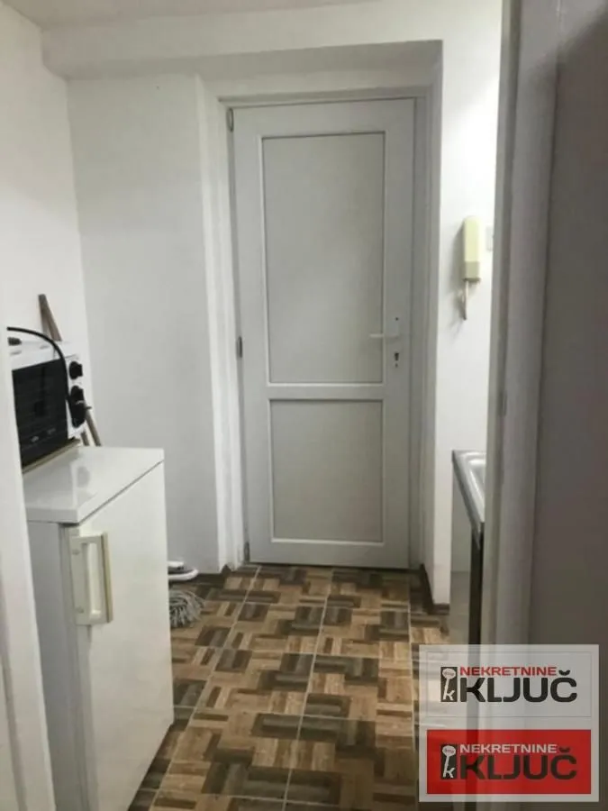Izdavanje, garsonjera, 19m², Podbara, Novi Sad Sve Podlokacije