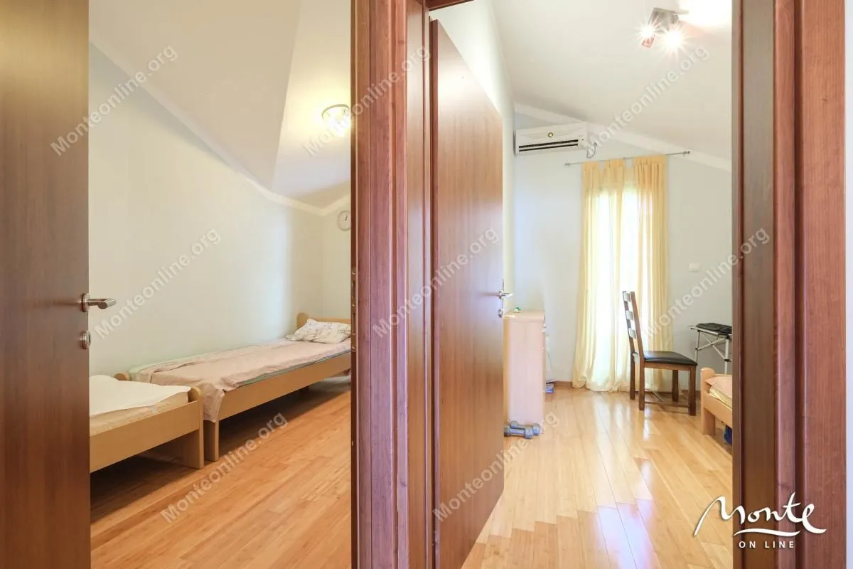 Prodaja, trosoban stan, 130m², Risan, Kotor
