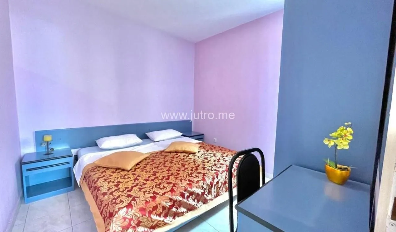 Prodaja, ugostiteljski objekat, 1300m², Centar, Budva