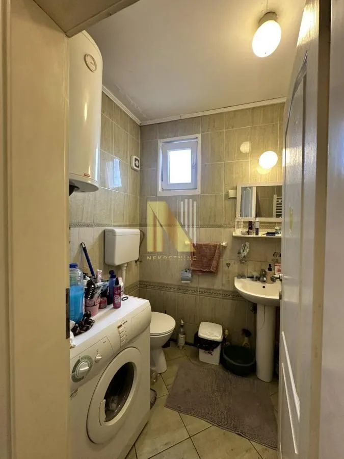 Prodaja, trosoban stan, 61m², Salajka, Novi Sad Sve Podlokacije