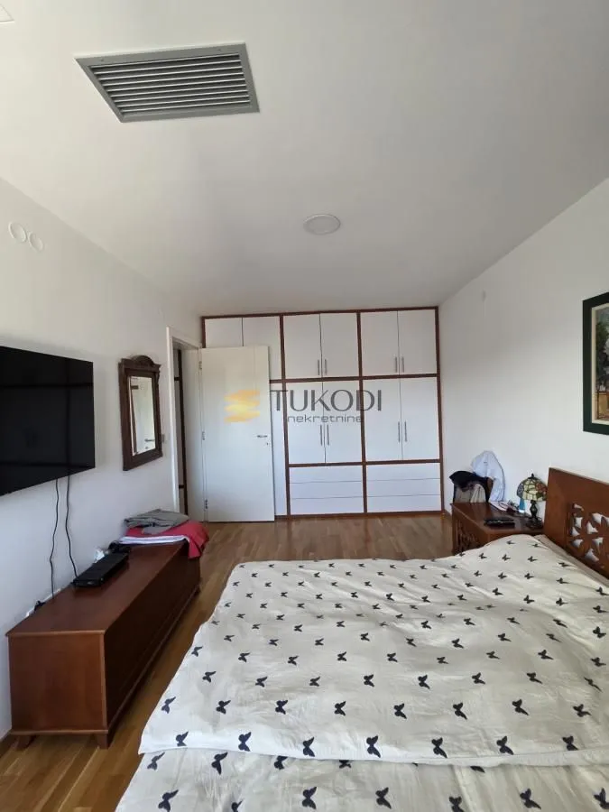 Prodaja, četvorosoban stan, 114m², Sremska Kamenica, Petrovaradin