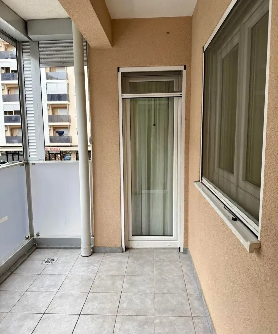 Rent, two bedroom apartment, 77m², City Kvart, Podgorica