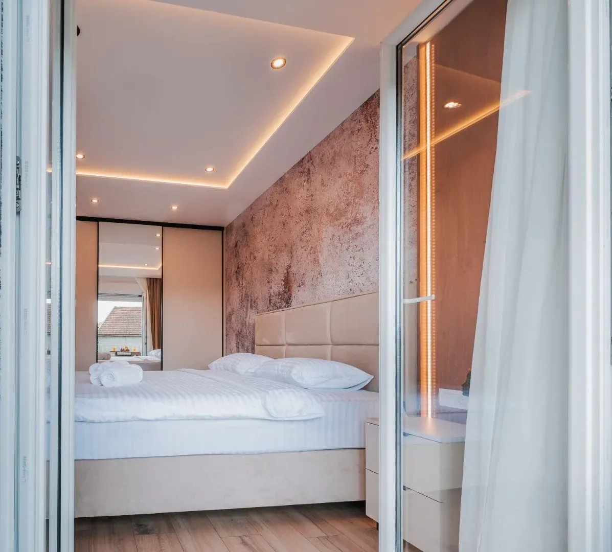 Izdavanje, dvosoban stan, 60m², Pod Kuk, Tivat