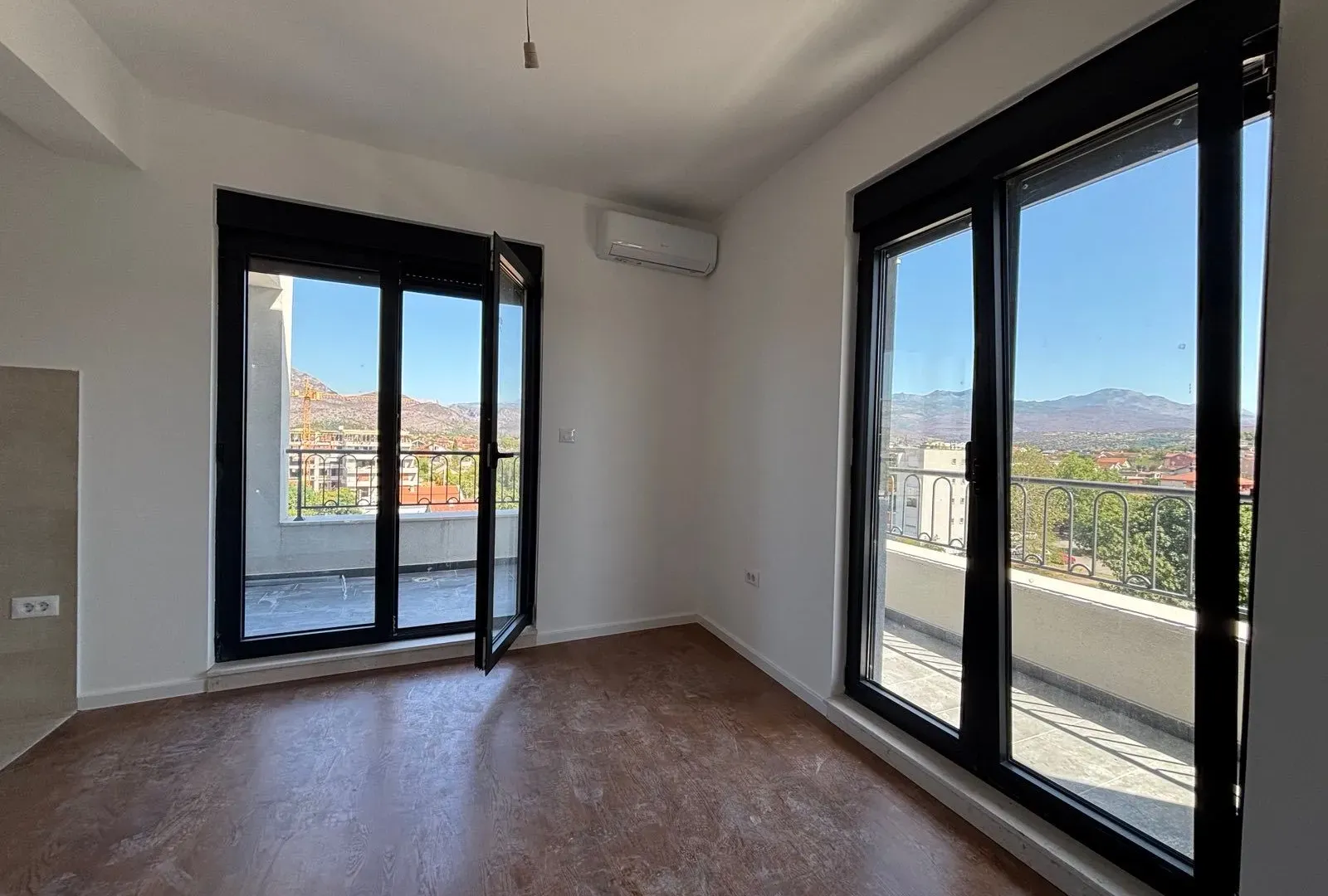 Prodaja, dvosoban stan, 100m², Zagorič, Podgorica
