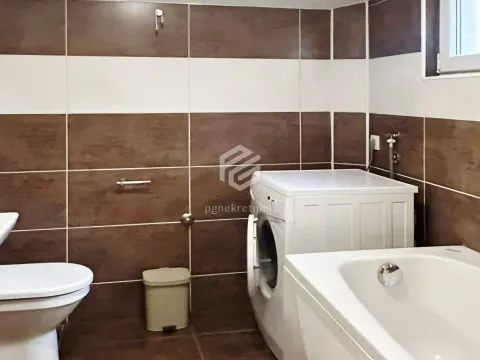 Izdavanje, kuća, 220m², Konik, Podgorica - image 19