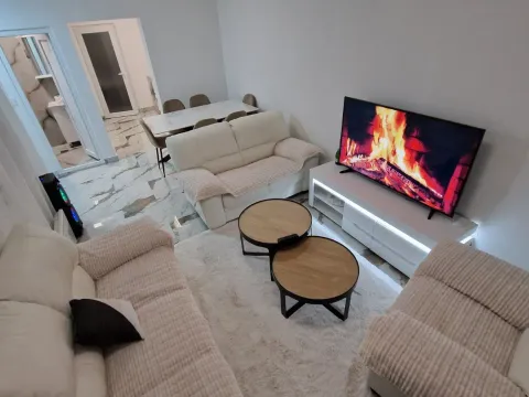 Izdavanje, jednosoban stan, 98m², Đenovići, Herceg Novi - image 10